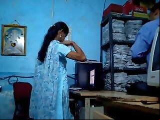 fucking Sexy desi girl fucking secrelty in office  blowjob cum